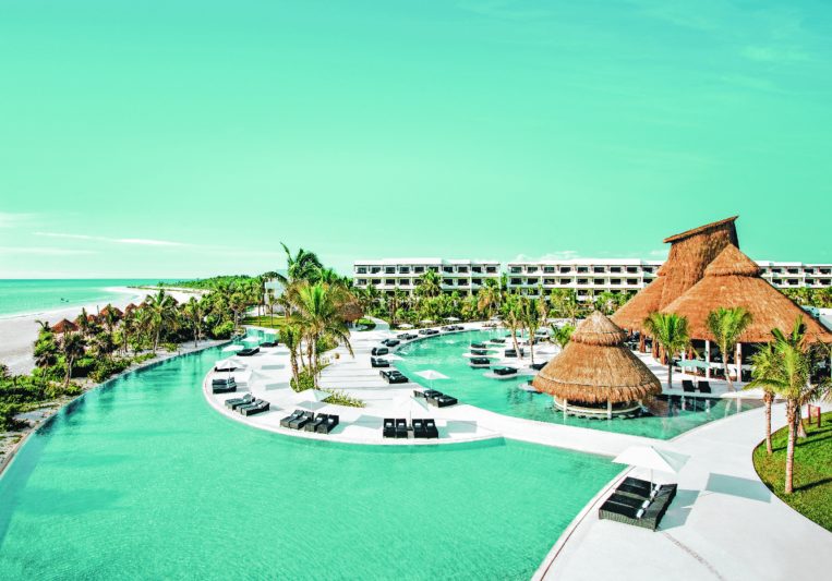 JE1H14 2009 01 HS02 L all inclusive resorts