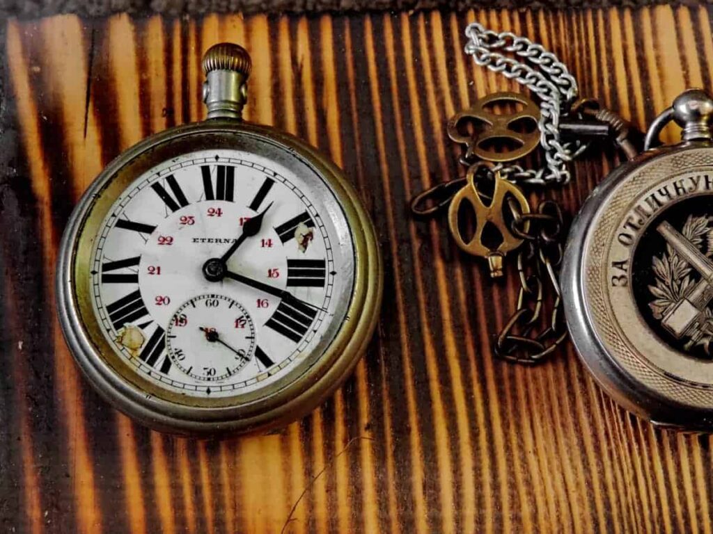 How to Buy a Vintage Watch 1 How to Buy a Vintage Watch 2019 03 15 11 22 22 1200x9001 1 How to Buy a Vintage Watch