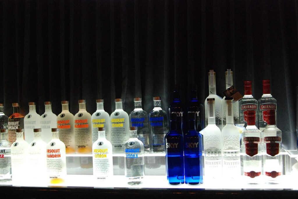 5 Cocktails Every Man Should Know How to Make 1 Cocktails Every Man Should Know How to Make bar 257857 12801 Cocktails Every Man Should Know How to Make