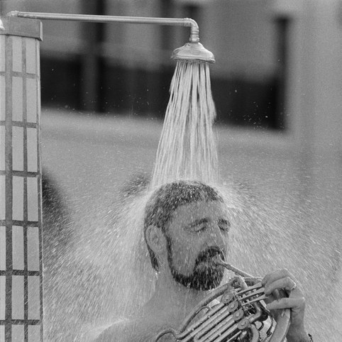 Become a Creative Genius by Taking a Shower, Says Science 1 Become a Creative Genius man showering1 Become a Creative Genius