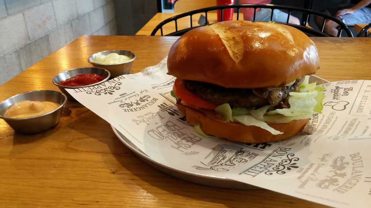 Vegan burger1 scaled 1 The Best Bars and Restaurants in The New Orleans