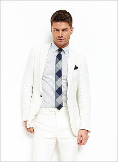 Yes, You Can Wear an All White Suite! 1 white 1 0609111