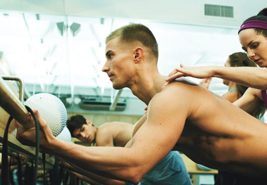 How to Get the Body of the Moment 4 workout leaning forward HEmbed1