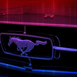 Drag Race Showdown: Mustang Bullitt vs 477hp Lexus