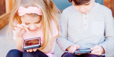 How Long Should Children Play On The Phone?